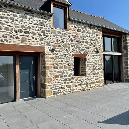 Magnifique Corps De Ferme Renove Avec Jacuzzi Hillion Exterior foto