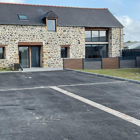 Magnifique Corps De Ferme Renove Avec Jacuzzi Hillion Exterior foto