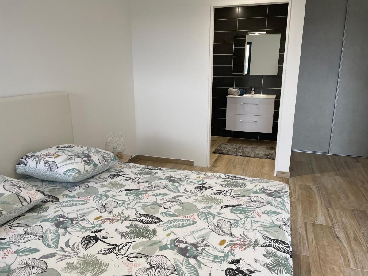 Magnifique Corps De Ferme Renove Avec Jacuzzi Hillion Exterior foto