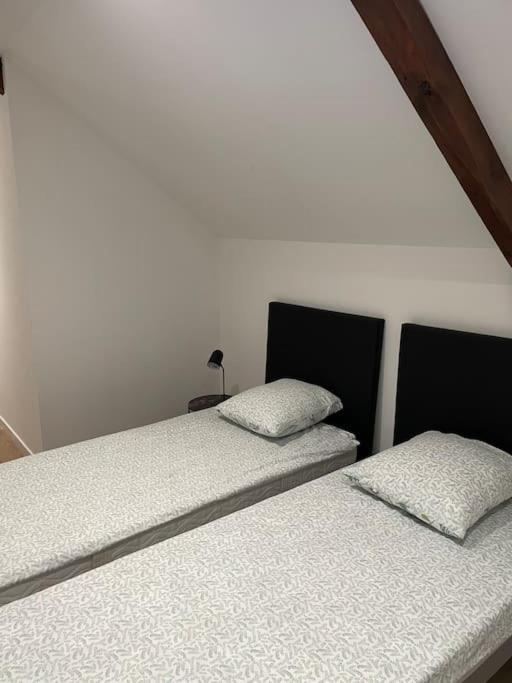 Magnifique Corps De Ferme Renove Avec Jacuzzi Hillion Exterior foto