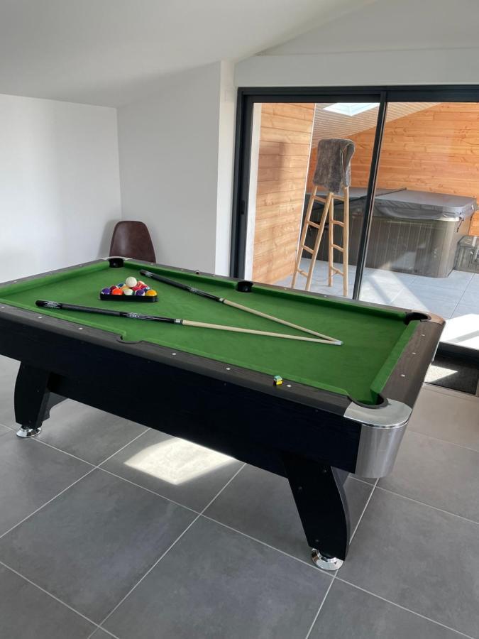 Magnifique Corps De Ferme Renove Avec Jacuzzi Hillion Exterior foto