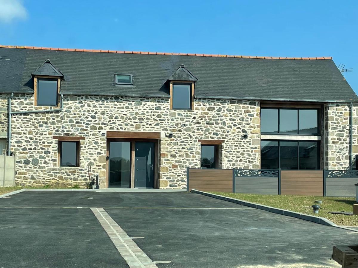 Magnifique Corps De Ferme Renove Avec Jacuzzi Hillion Exterior foto